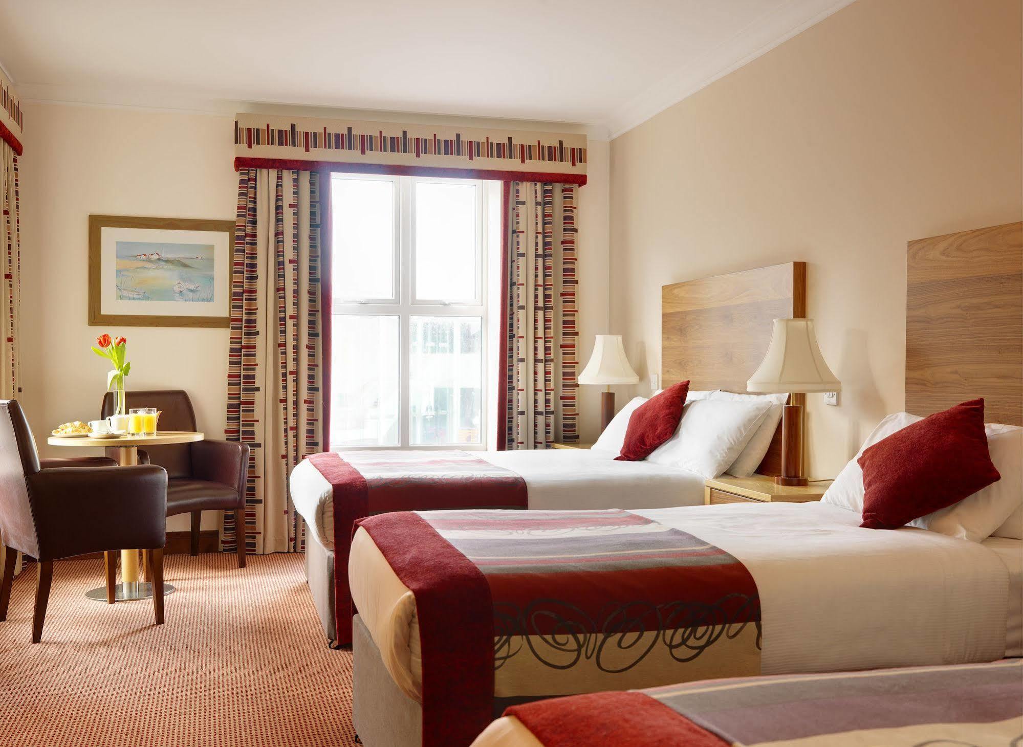 Maldron Hotel & Leisure Centre, Oranmore Galway חדר תמונה